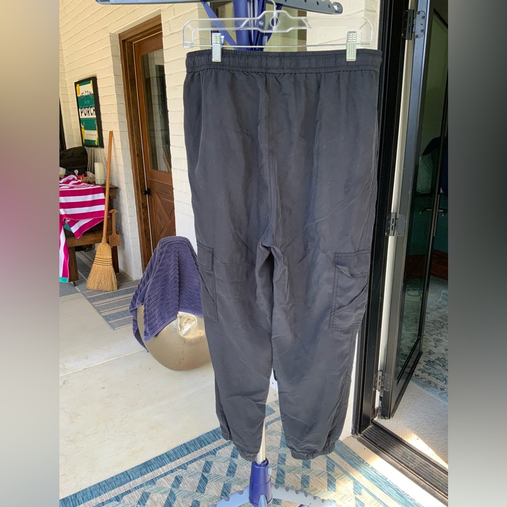 Women’s Lou & Grey Black Cargo joggers
